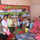 POLWAN Polres Samosir saat bertemu dengan Risa di rumahnya, Selasa (8/8). Waspada/Ist