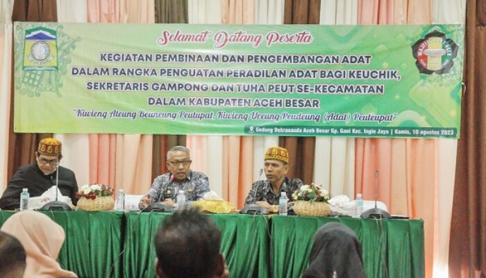 Asisten I Sekdakab Aceh Besar Buka Pembinaan Dan Pengembangan Adat