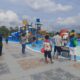 Wahana permainan air Labersa Water Park Simalungun Fantasi mulai ramai dikunjungi warga saat hari pertama pembukaan, Kamis (10/8).(Waspada/Hasuna Damanik).