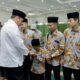 Bupati Madina HM Jafar Sukhairi Nasution melepas keberangkatan 32 orang kontingen nasyid Madina untuk mengikuti festival nasyid dan qasidah tingkat Provinsi Sumatera Utara. Waspada/Ist