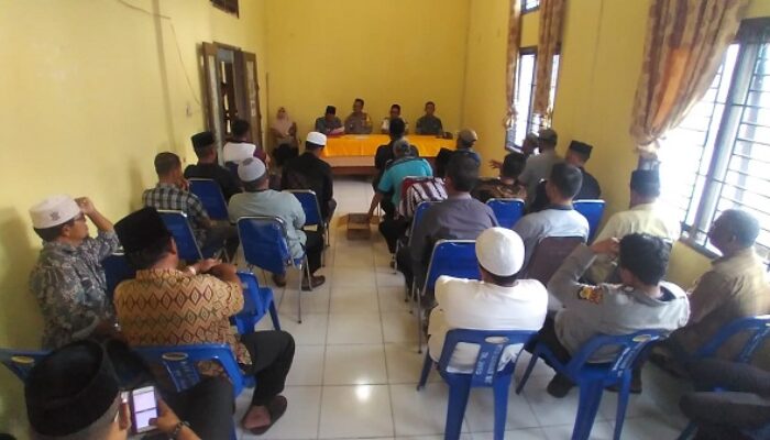 Camat Seunagan Timur Kukuhkan Panitia HUT Ke-78 RI