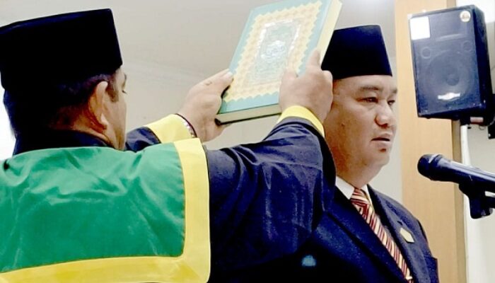 T Saifullah TS Resmi Wakil Ketua DPRK Pidie