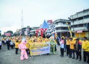 Wali Kota P.Sidimpuan Irsan Efendi Nasution melepas jalan sehat GOW, Minggu (13/8). Waspada/ist.