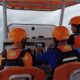 Petugas Basarnas Nias sedang melakukan upaya pencarian speed boat kayu yang hilang, ke wilayah perairan Pulau Banyak Aceh Singkil. WASPADA/IG Basarnas Nias