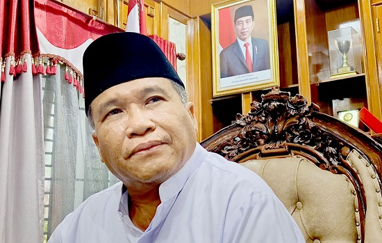 Pj Bupati Pidie Ir Wahyudi Adisiswanto MSi, saat menerima Waspada di ruang kerjanya, Senin (14/8). Waspada/Muhammad Riza
