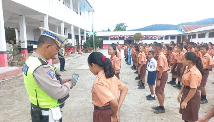 Polres Taput Sosialisasi Aplikasi Super APP Presisi Polri Ke Pelajar