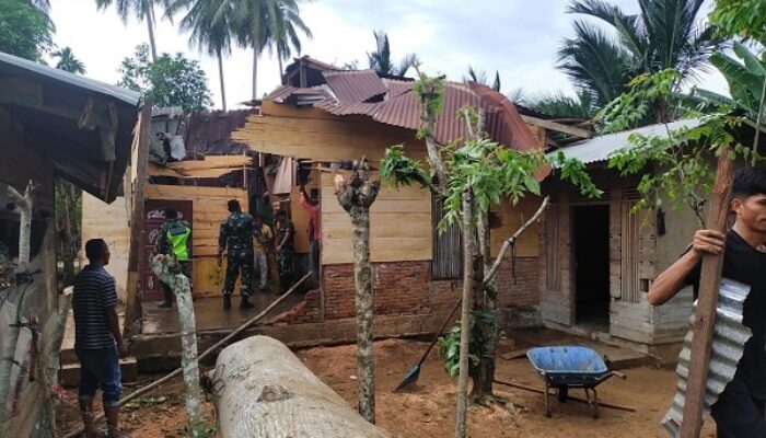 Tiga Rumah Di Aceh Timur Disapu Puting Beliung