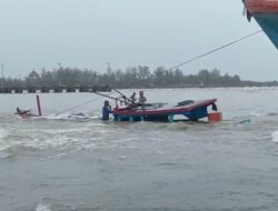 Lagi, Boat Nelayan Aceh Singkil Karam Di Muara Kuala Gabi