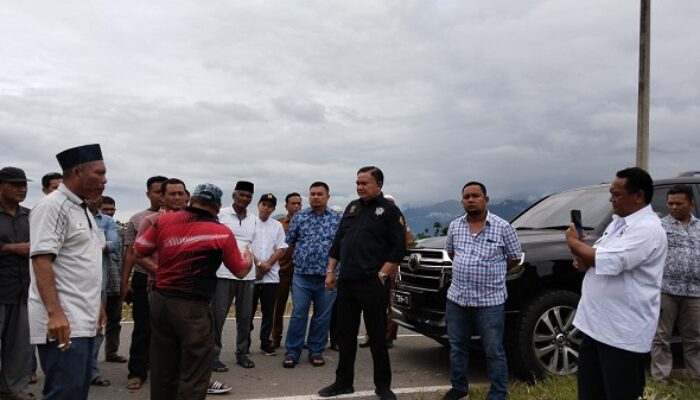 Salim Fakhry Anggota DPR Peduli Terhadap Pembukaan Jalan Untuk Petani
