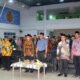 Kepala MAN IC Aceh Timur, H. Shulfan, S.Ag, M.Sc (kiri) dan Kakankemenag Aceh Timur H Salamina, S.Ag, MA (2 kiri) bersama pejabat lainnya menghadiri Milad ke-8 MAN Insan Cendekia Aceh Timur di Idi, Senin (15/8). Waspada/Muhammad Ishak