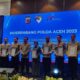 Wakapolres Langsa Kompol Dheny Firmandika, S.Ab, SIK saat menerima piagam penghargaan predikat terbaik tingkat nasional dalam program pelaporan Quick Wins Presisi tahun 2022-2023 yang dilaksanakan di Hotel Ayani Banda Aceh, Rabu (16/8). Waspada/ist
