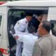 Dua pelajar putri pingsan saat upacara HUT ke-78 kemerdekaan RI di pelataran Masjid Agung Nur Ala Nur Panyabungan. Waspada/Ist
