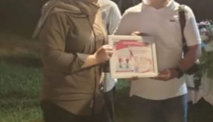 CV Bin Ham Terima Penghargaan