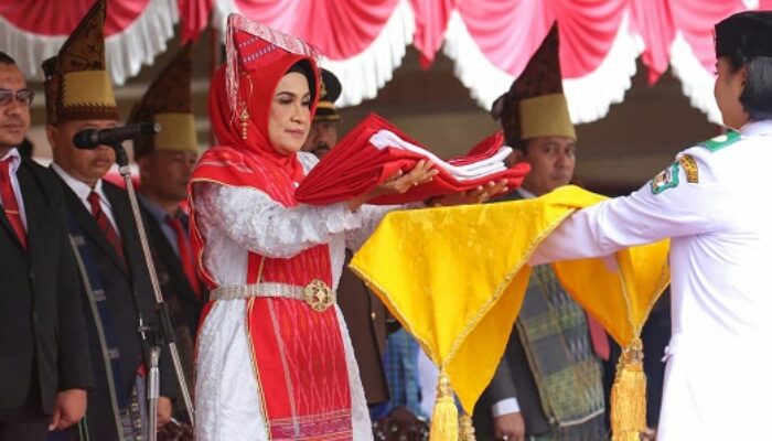 Meski Becek, Pengibaran Bendera Peringatan HUT Ke-78 RI Lancar