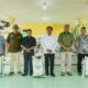 Bupati Darma Wijaya mengapresiasi PT Socfindo atas penyaluran 89 ton pupuk jenis NPK. Waspada/ist