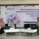 Ketua Pelatihan, Ronald Fransyaigu, M.Pd saat memberikan pelatihan inovasi instrumen penilaian untuk meningkatkan digital skill guru sekolah dasar di Langsa kerjasama antara PGSD Unsam dengan Kelompok Kerja Guru (KKG) SD Gugus Cut Meutia Kota Langsa, Senin (21/8). Waspada/dede