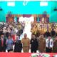 Wali Kota P.Sidimpuan Irsan Efendi Nasution (tengah depan) Ketua Dewan Pendidikan Dr.Ngelem Ginting dan narasumber foto bersama dengan peserta lokakarya yang digelar Dewan Pendidikan P.Sidimpuan di Aula MAN 2 P.Sidimpuan, Senin (21/8). Waspada/Mohot Lubis.
