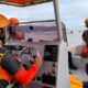 Tim Basarnas Nias saat melakukan penyisiran perairan Kepulauan Banyak Kabupaten Aceh Singkil, pada hari terakhir pecarian, Minggu (20/8) kemarin. WASPADA/Dok. Basarnas Nias
