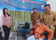 24 Warga Balige Penyandang Disabilitas Terima Alat Bantu