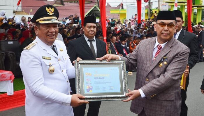 Berprestasi, Disdik Padangsidimpuan Terima Penghargaan