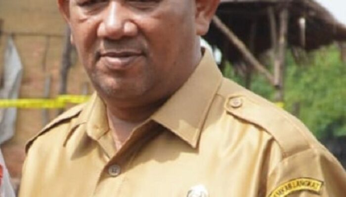 Plt Bupati Langkat Larang Kepsek Paksa Orang Tua Beli Seragam