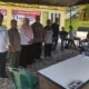 Camat Padangsidimpuan Tenggara Eka Yanti saat melakukan monitoring kesiapan Pilkades Serentak di 16 desa. (Waspada/Sukri Falah Harahap)