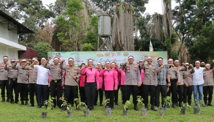 Polres P.Siantar Lestarikan Negeri Dengan Penanaman Pohon