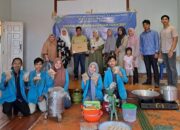 Dosen Unsam Beri Pelatihan Dan Alat Ke Mitra Di Desa Pusong Kapal