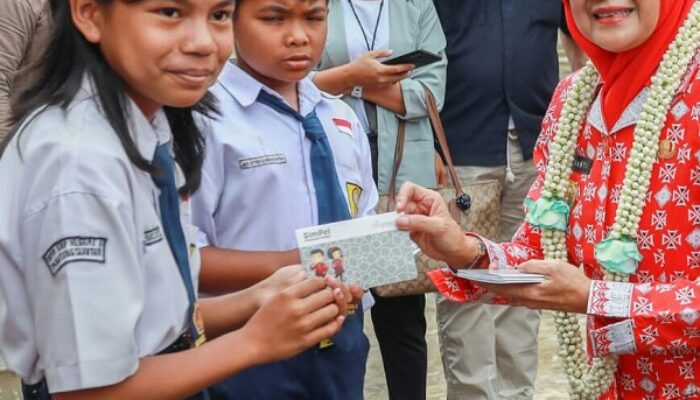 Gemar Menabung, Tanam Pohon Dan Lisa Pil Investasi Masa Datang