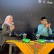 Wakil Ketua MAA Aceh Tamiang, Drs Muhammad Juned pemateri talkshow seni dan budaya Aceh Tamiang pada kegiatan promosi budaya dan adat yang diselenggarakan Dinas Kebudayaan dan Pariwisata Aceh, Jumat (25/8) di halaman kantor Bupati Aceh Tamiang. Waspada/Yusri