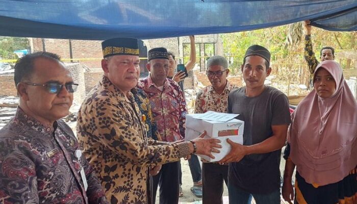 Disdik Santuni Korban Kebakaran