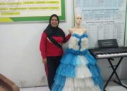 Kepsek Bangga, Siswa SMP 1 Labuhan Deli Buat Baju Dari Plastik Bekas