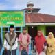 TIM Sukarelawan Khatib Kota Medan diketuai Ir. H. Tarmuzi Harahap dan guru mengaji berfoto di depan Masjid Al Ikhlas Buya Hamka. Waspada/ist