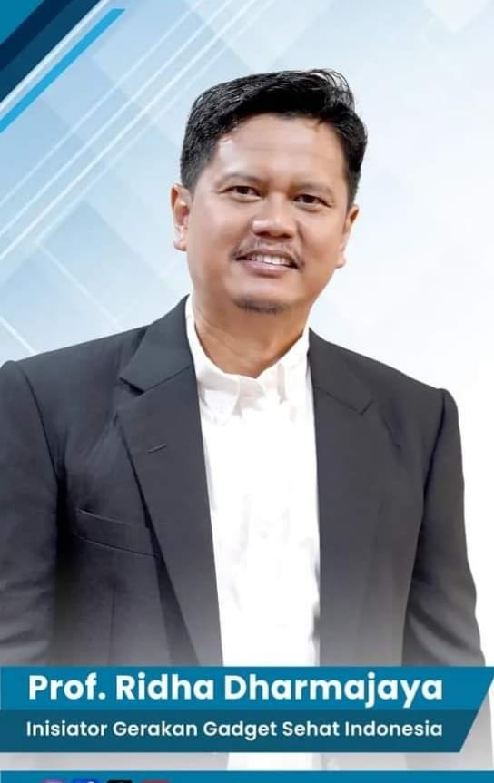 Inisiator Gerakan Gadget Sehat Prof Ridha Dharmajaya. Waspada/Ist