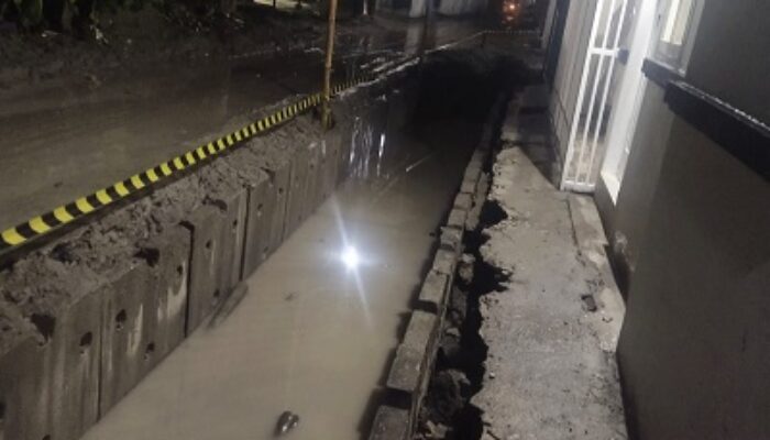 Amburadul, Warga Protes Kontraktor Pengerjaan Proyek Drainase Jalan Jermal 17