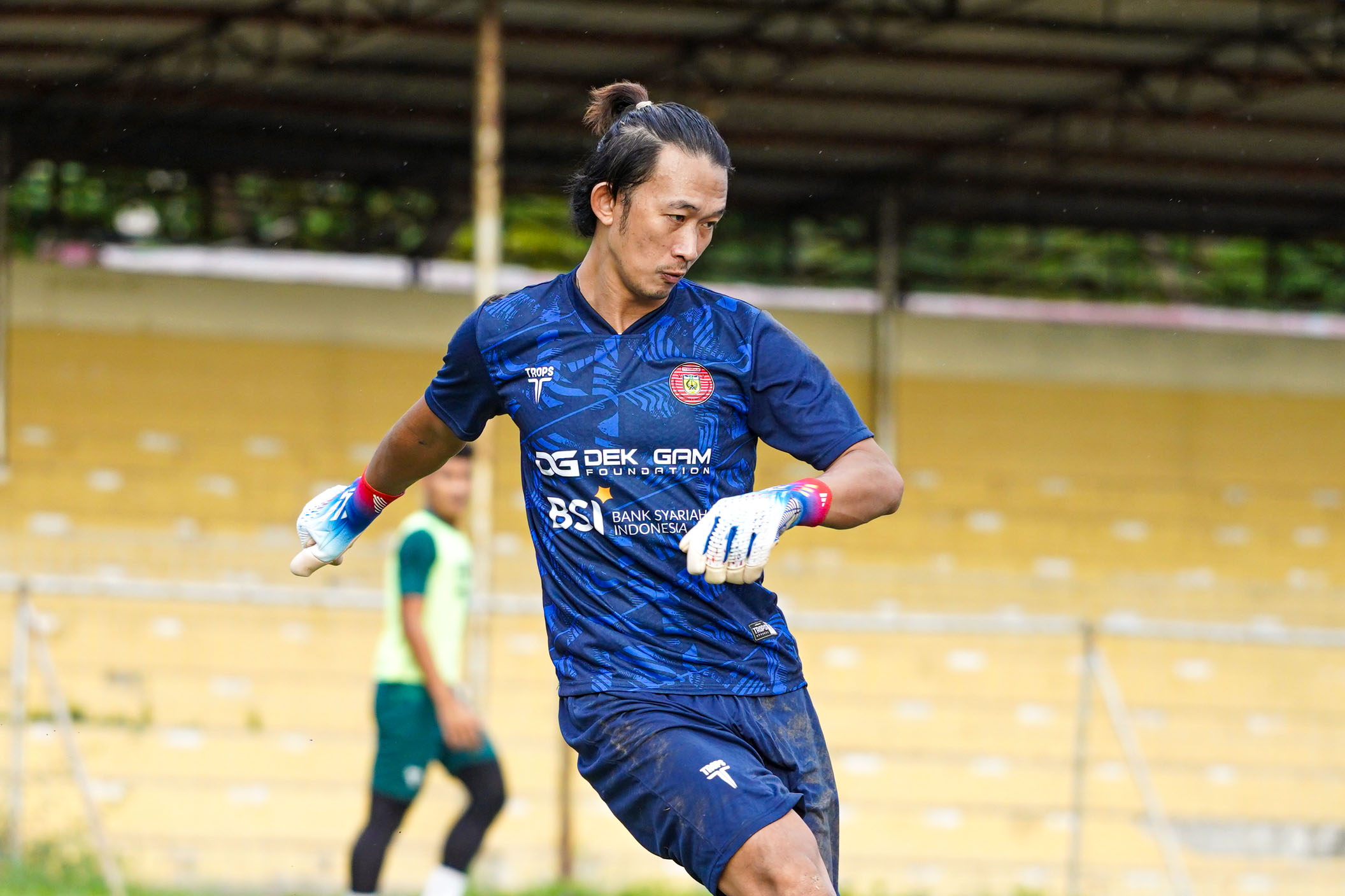 Persiraja Rekrut Kiper Rivky Mokodompit