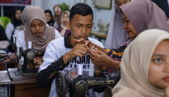 Ganjar Milenial Center Gelar Pelatihan Jahit untuk Para Penyandang Disabilitas