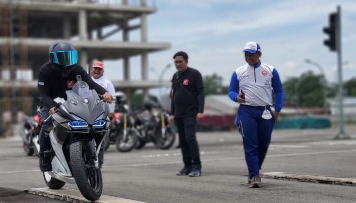 Honda Bekali Safety Riding Pecinta CB150R Streetfire