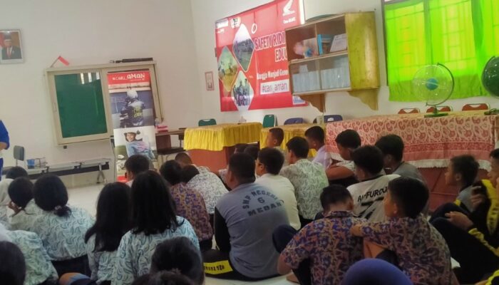 Honda Bekali Siswa SMPN 6 Medan Seputar Safety Riding