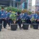 Kepala BPS Sumut, Nurul Hasanudin saat melakukan penanaman pohon usai menggelar Apel Hari Statistik Nasional 2023, di halaman Kantor BPS Sumut, Selasa (26/9/2023).