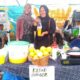 KERAMAIAN Car Free Day (CFD) atau hari bebas kendaraan yang setiap Minggu pagi digelar Pemko Medan melalui Dinas Pemuda dan Olahraga, dimanfaatkan oleh pelaku UMKM kota Medan untuk meraup omzet, dengan berjualan jajanan kebab, burger dan minuman jus. Waspada/Ist