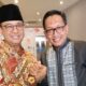 ANGGOTA DPRD Sumut dari Fraksi PKS, Hendro Susanto (kanan) berfoto bersama bakal calon presiden (bacapres) Anies Rasyid Baswedan dalam sebuah pertemuan, belum lama ini. Waspada/Ist