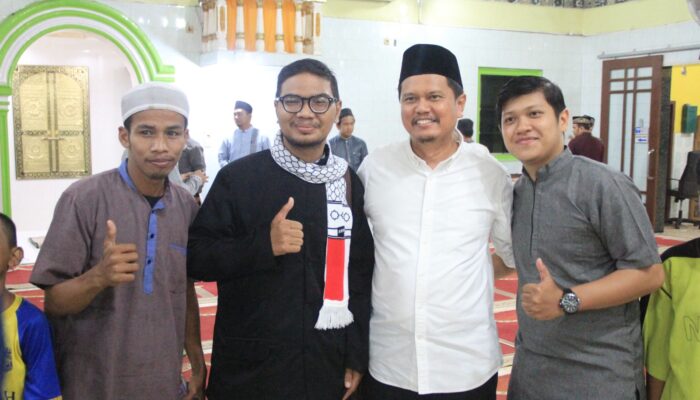Ustadz Salim A.Fillah Dan Prof.Ridha Dharmajaya Mengisi Tabligh Akbar Di Belawan
