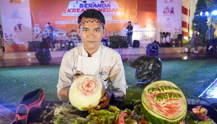 Semangka Menjelma Mawar Di Beranda Kreatif Medan