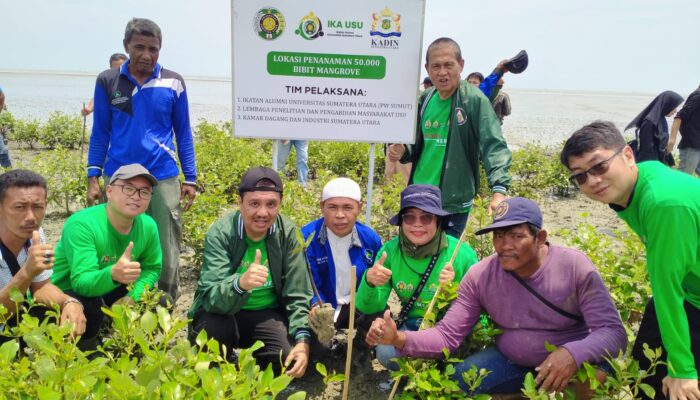 IKA USU Gelar Program Tanam “Mangrove Merdeka” Di Dusun Tanjung Beringin