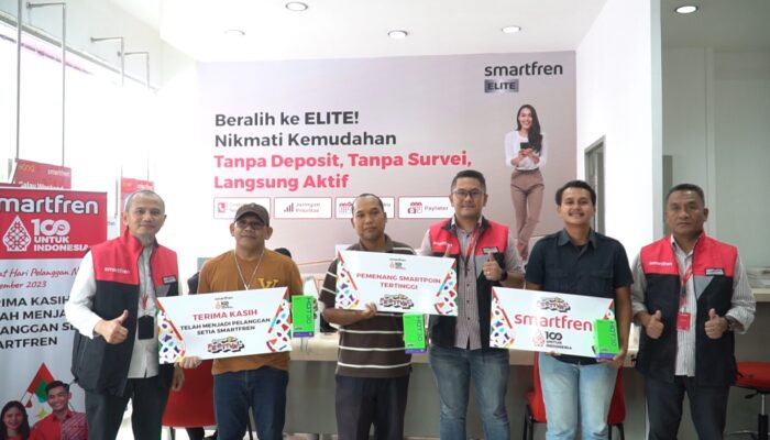 Hari Pelanggan Nasional, Smartfren Berikan Smartphone Kepada Pelanggan Setia Di Medan