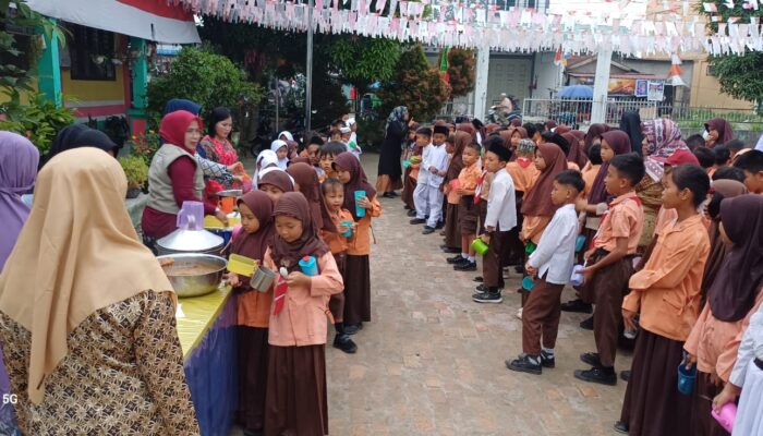 Membentuk Sikap Religius Peserta Didik Dengan Gerakan Jumat Berkah