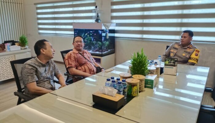 Terkait Penyaluran Bansos, Waka Polrestabes Medan Terima Audiensi Kepala Kantor Pos