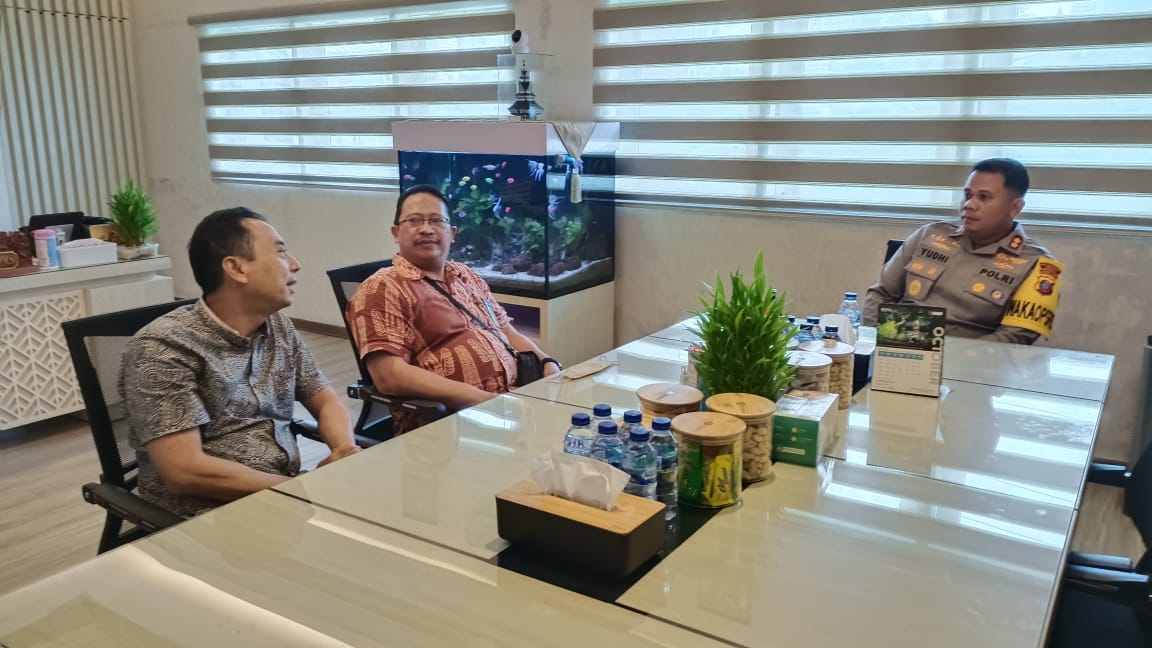 Terkait Penyaluran Bansos, Waka Polrestabes Medan Terima Audiensi Kepala Kantor Pos