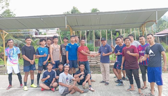Tim ADC Sumbang Peningkatan Lapangan Olahraga Suka Jaya